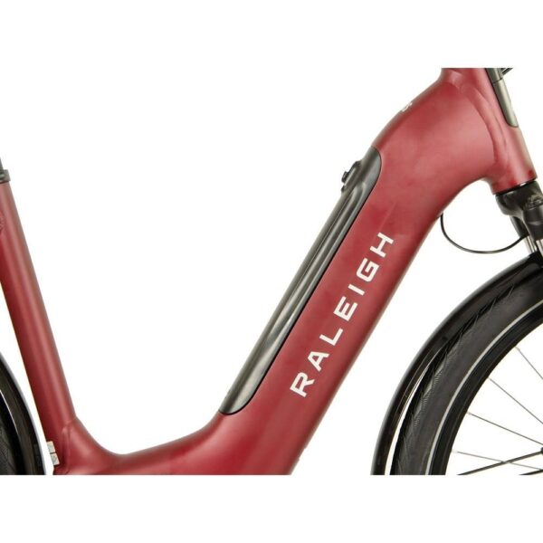 Raleigh Motus Tour Lowstep Hub Electric Hybrid Bike – Red - Image 7